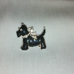 Black Scottie dog brooch